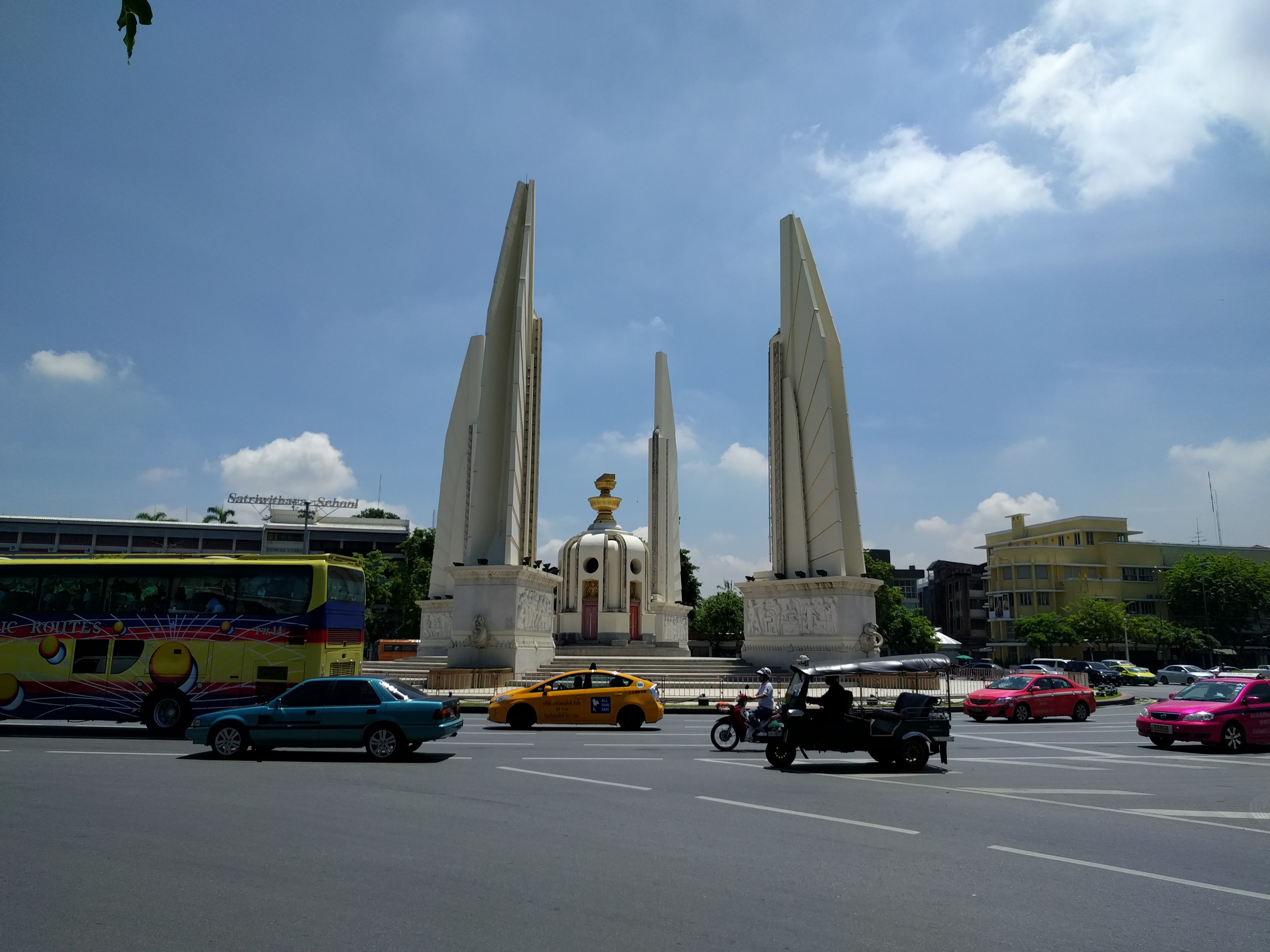 Monument de la démocratie à Bangkok