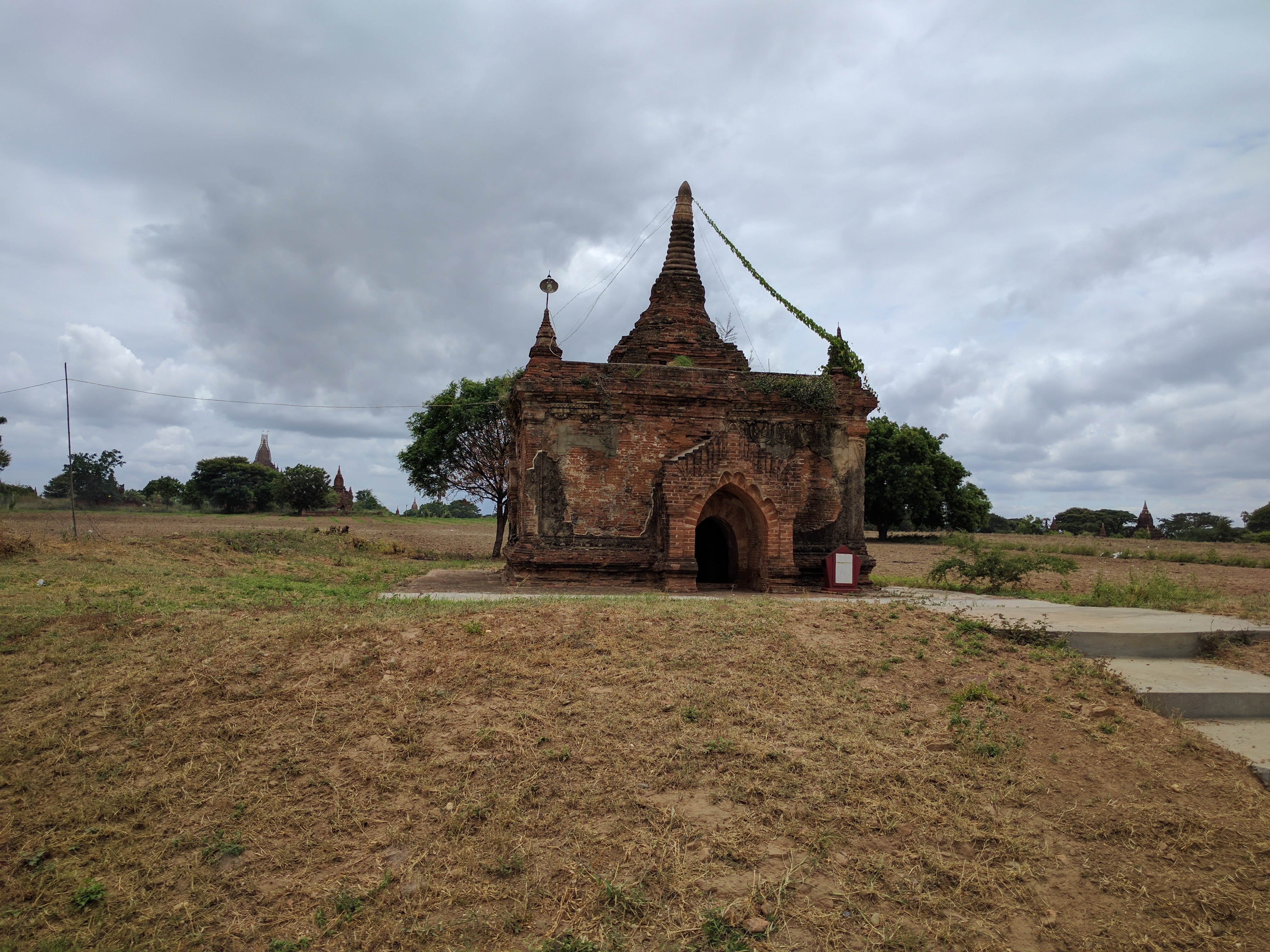 Temple isolé Bagan
