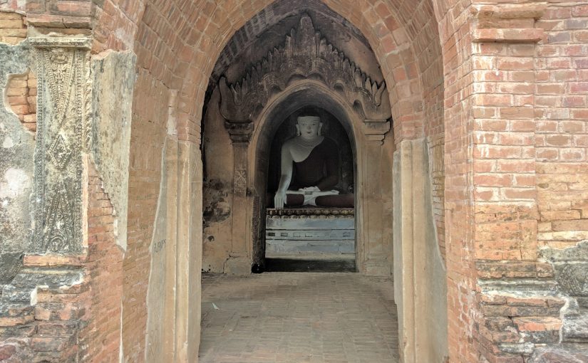 Bouddha dans le temple Bagan